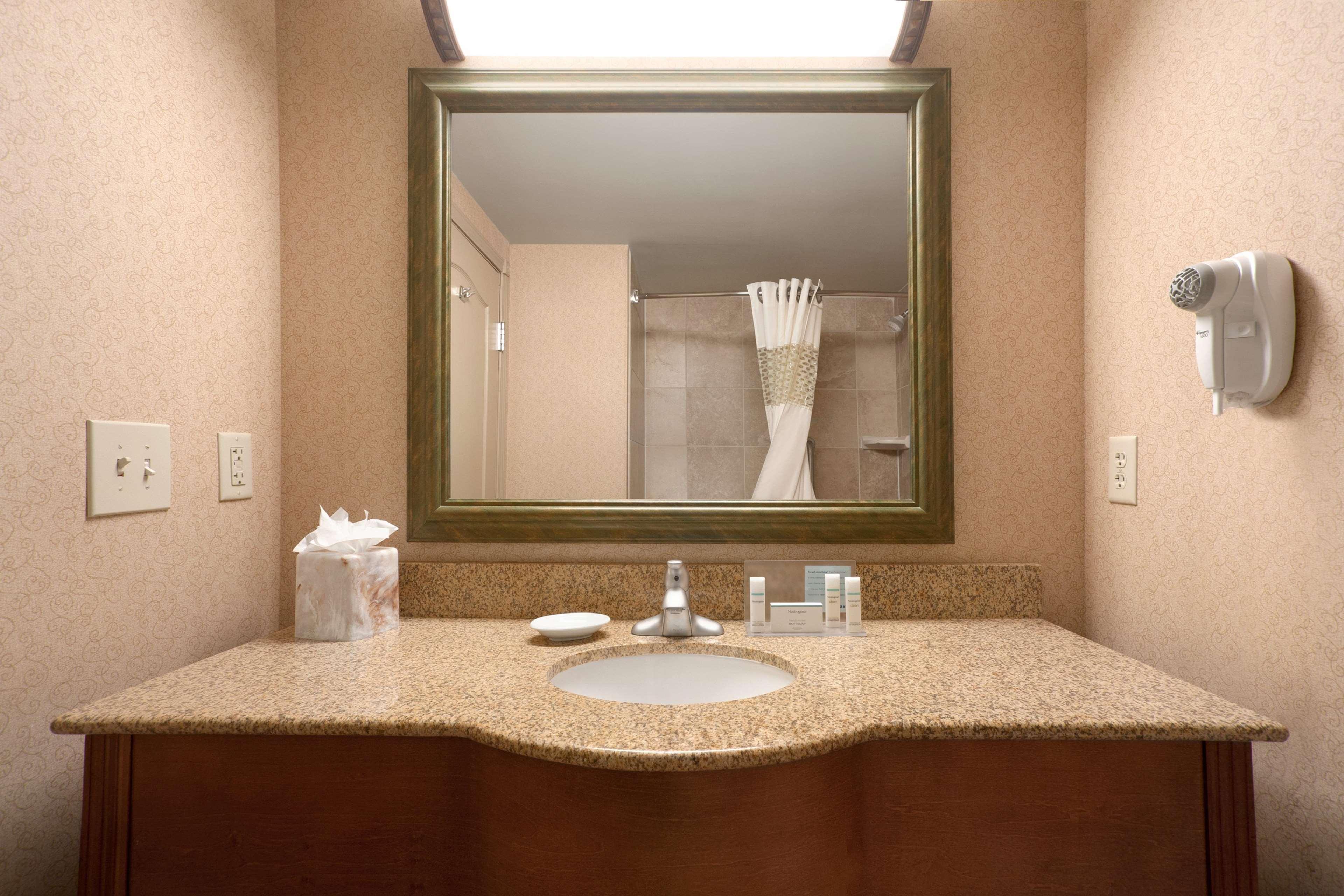 Hotel Hampton 3*